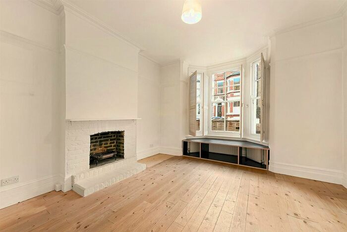 2 Bedroom Flat To Rent In Schubert Road, Putney, London, SW15