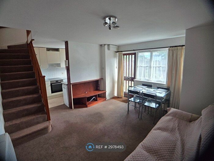 1 Bedroom Semi-Detached House To Rent In Englefield Green, Englefield Green, TW20