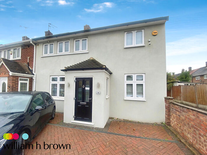 3 Bedroom Semi-Detached House To Rent In Briar Road, Romford, RM3