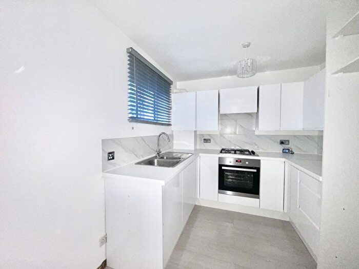 1 Bedroom Flat To Rent In Wellington Road, North Weald, CM16