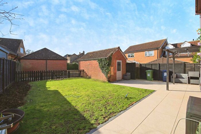 3 Bedroom Detached House For Sale In Washingley Road, Folksworth, Peterborough, PE7