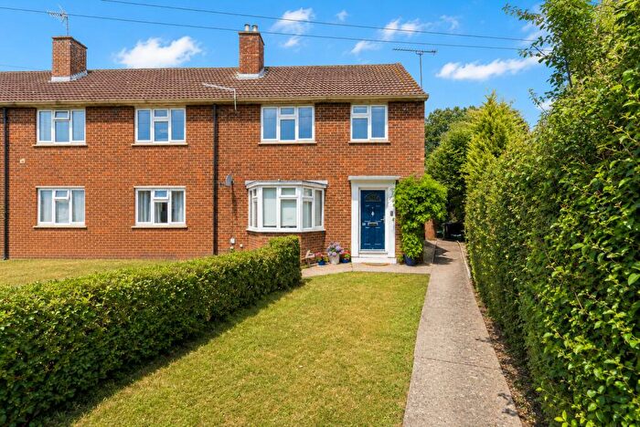 2 Bedroom Apartment For Sale In Tingeys Close, Redbourn, St. Albans, Hertfordshire, AL3