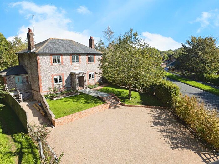 4 Bedroom Detached House For Sale In Fulbeck Avenue, Worthing, BN13