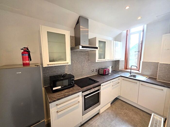 2 Bedroom Flat To Rent In Union Street, City Centre, Aberdeen, AB10