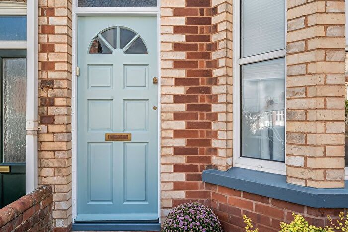 2 Bedroom End Of Terrace House For Sale In Bonnington Grove, Exeter, EX1