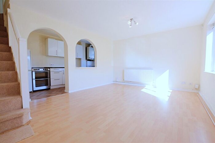 2 Bedroom End Of Terrace House To Rent In Hogarth Crescent, Colliers Wood, SW19