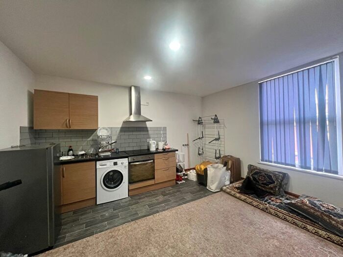 1 Bedroom Flat To Rent In Stratford Terrace, Beeston, Leeds, LS11