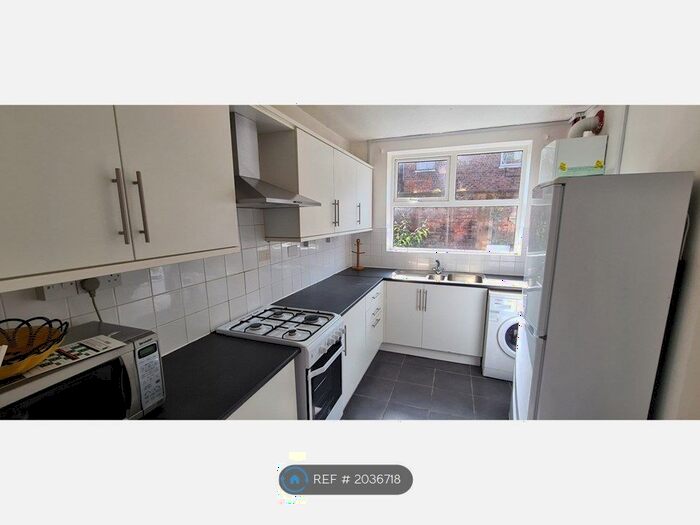 3 Bedroom Terraced House To Rent In Albemarle Street, Manchester, M14