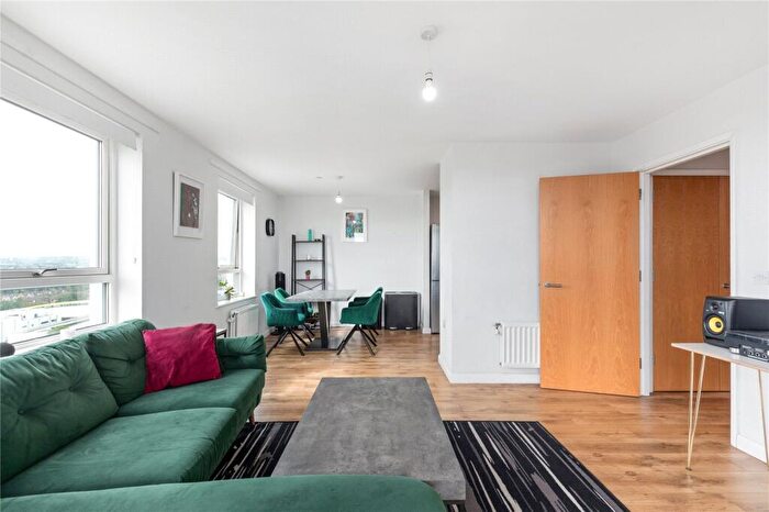 2 Bedroom Apartment To Rent In Rivers Apartments, Cannon Road, London, N17