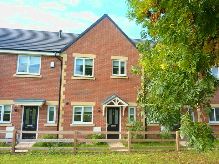 2 Bedroom Town House To Rent In Park Road, Bestwood Village, Nottingham, NG6