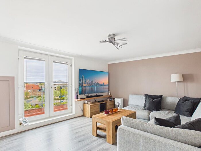 2 Bedroom Flat For Sale In Riverside Court, South Shields, NE33