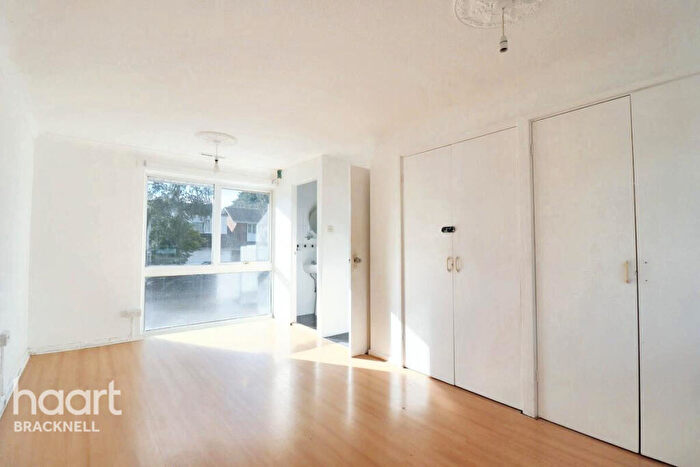 4 Bedroom Detached House For Sale In Spinis, Bracknell, RG12