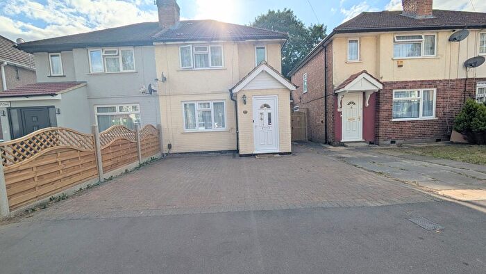 4 Bedroom Property To Rent In Hampden Road, Harrow, HA3