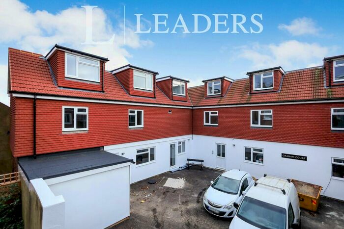 Flat To Rent In Commercial Road, BN21