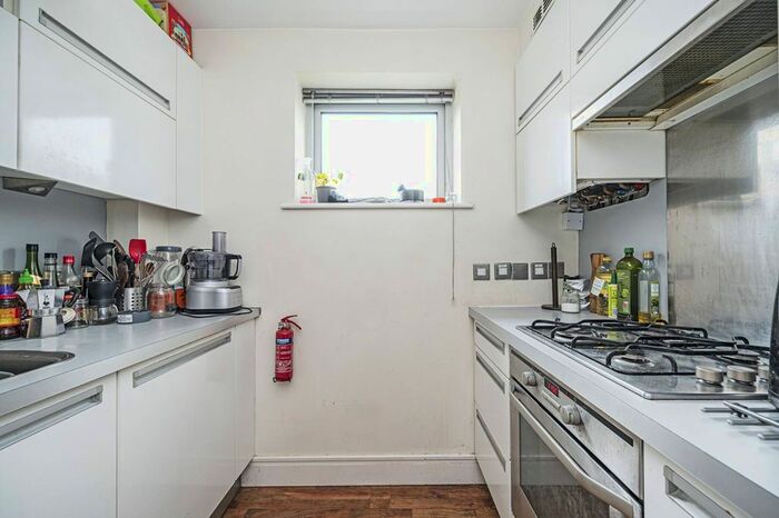 2 Bedroom Flat To Rent In Elizabeth Mews, Hackney, London, E2