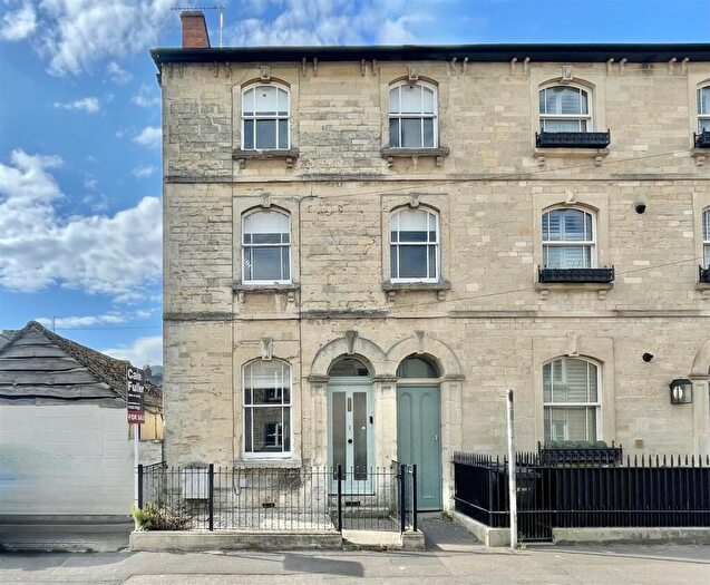 4 Bedroom Town House For Sale In Central Cirencester, GL7