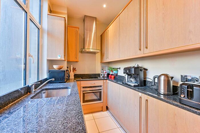 2 Bedroom Flat To Rent In Hallam Court, Marylebone, London, W1W