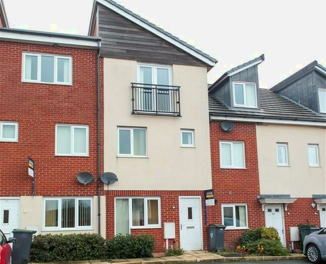 4 Bedroom Mews To Rent In Brentleigh Way, Hanley, Stoke-On-Trent, ST1