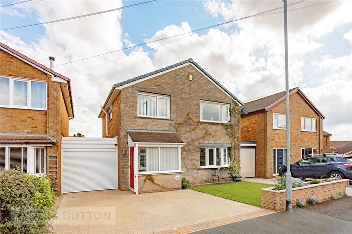 4 Bedroom Link Detached House For Sale In Banks Drive, Golcar, Huddersfield, West Yorkshire, HD7
