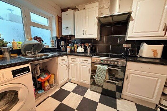 2 Bedroom End Of Terrace House To Rent In Eastmoor, Nottingham, NG12