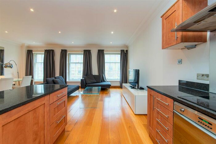 3 Bedroom Flat To Rent In Murton House, Grainger Street, Newcastle Upon Tyne, NE1