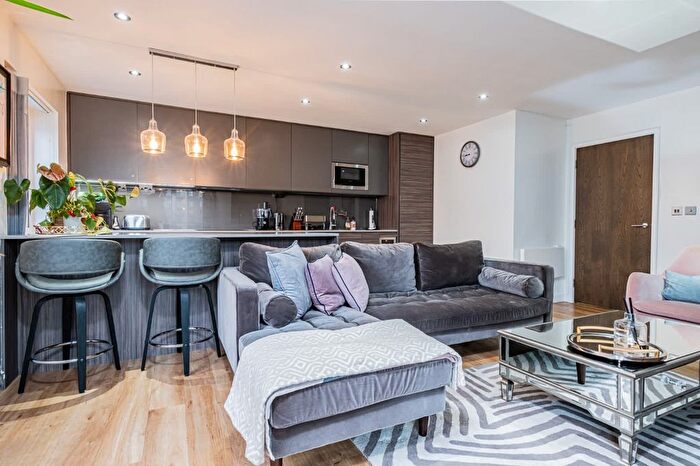 2 Bedroom Flat For Sale In East Drive, London, NW9