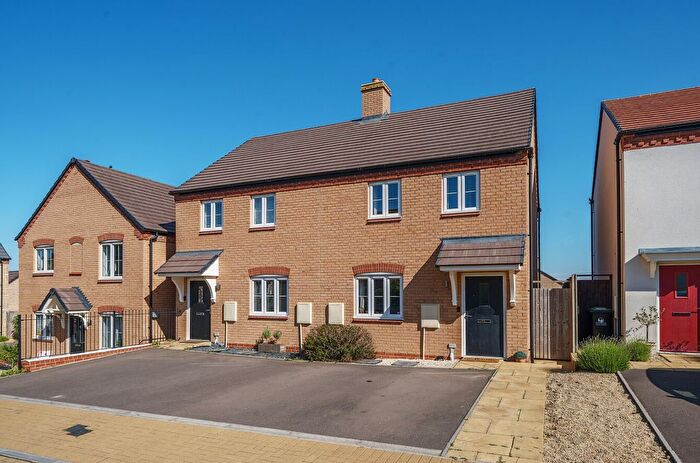 2 Bedroom Semi-Detached House For Sale In Breakspear Way, North Leigh, Witney, OX29