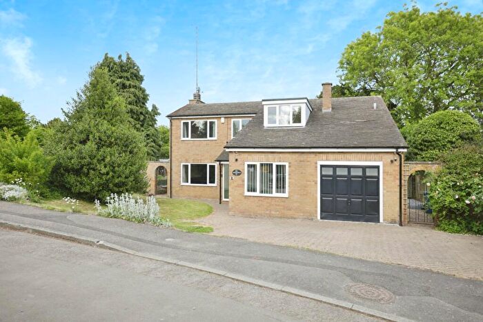 5 Bedroom Detached House For Sale In Vicarage Gardens, Cropredy, Banbury, OX17