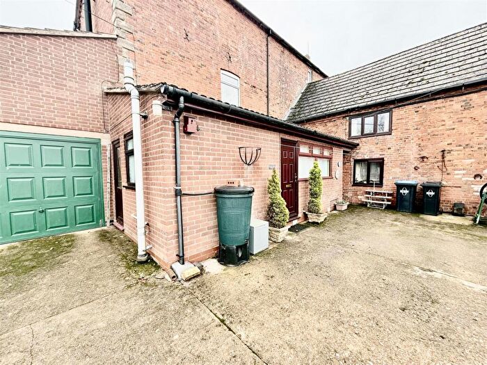 Flat To Rent In Grandborough Fields, CV23