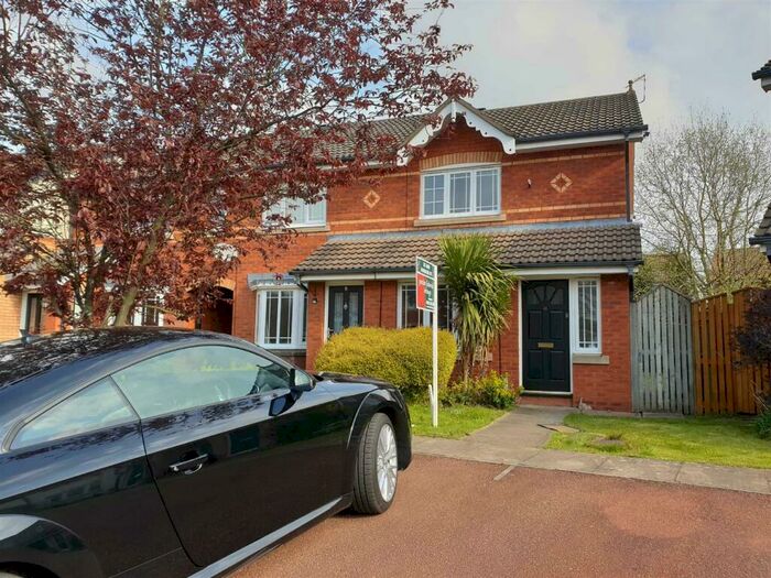 2 Bedroom Mews To Rent In Gladewood Close Wilmslow, SK9