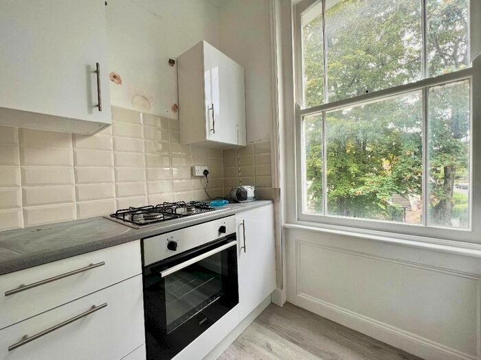 2 Bedroom Flat To Rent In Manor Park, London, SE13