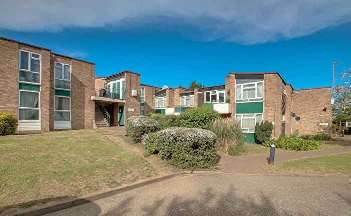 2 Bedroom Flat For Sale In Linthorpe Avenue, Wembley, HA0