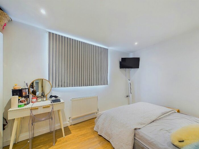 1 Bedroom Flat To Rent In Market Parade, Sidcup High Street, Sidcup, Kent, DA14