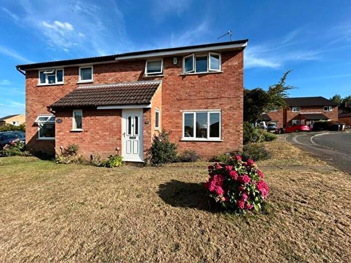 3 Bedroom Semi Detached House For Sale In Dickson Close, Northampton, NN4