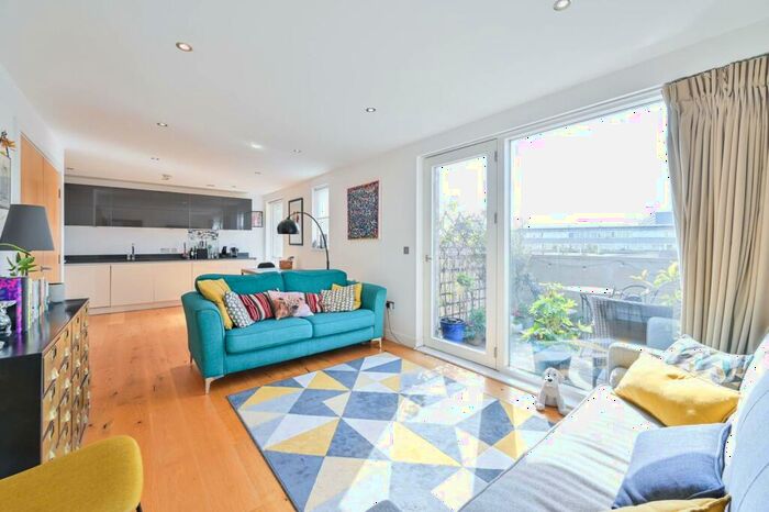 1 Bedroom Flat To Rent In East Street, Elephant And Castle, London, SE17