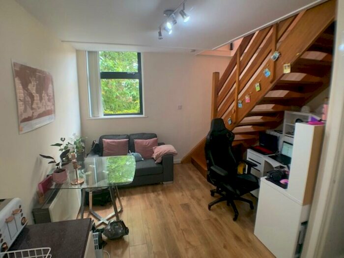 1 Bedroom Apartment To Rent In The Chandlers, Leeds City Centre, LS2