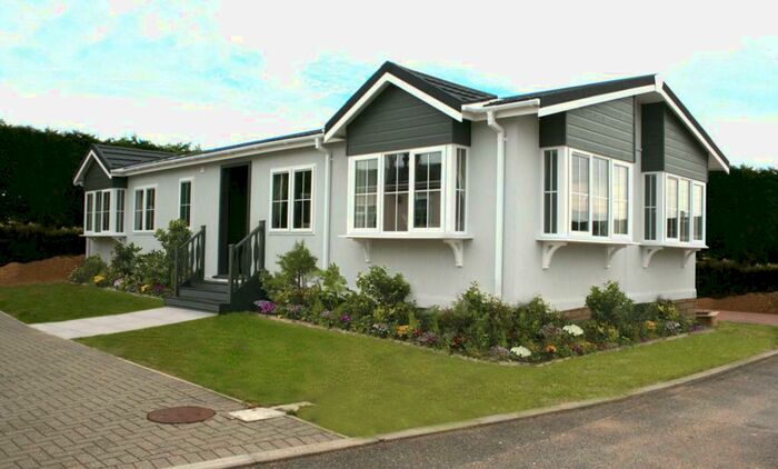 2 Bedroom Park Home For Sale In Hermitage Park, Warfield, Ascot, Berkshire, RG42