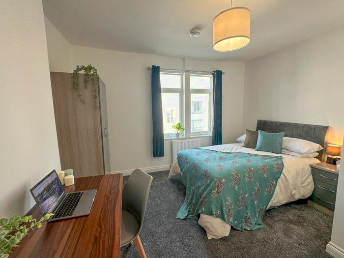 8 Bedroom Flat To Rent In Marlborough Road, Plymouth, PL4