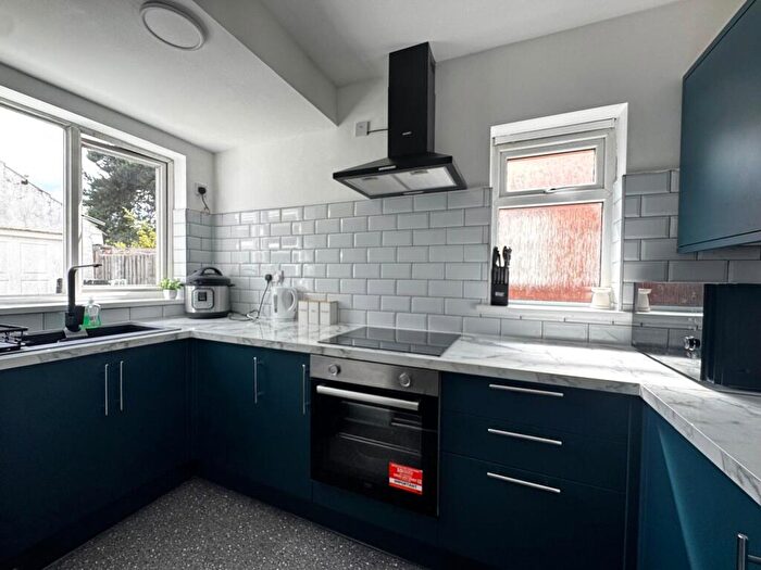 3 Bedroom Semi-Detached House To Rent In Olton Road, Solihull, West Midlands, B90