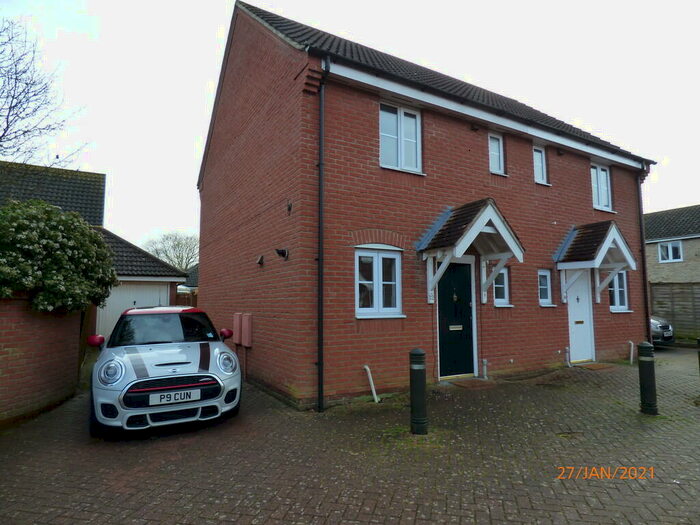 2 Bedroom Semi-Detached House To Rent In Jenner Close, Bungay, NR35