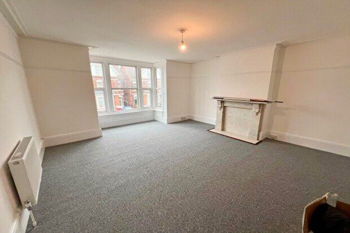 2 Bedroom Maisonette To Rent In Stubbington Avenue, Portsmouth, PO2