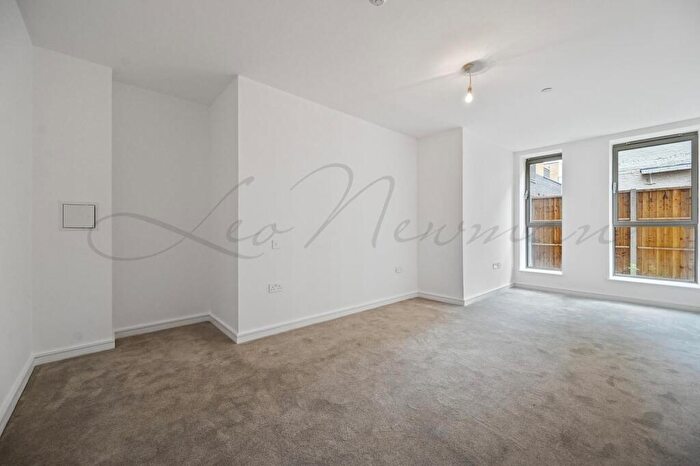 1 Bedroom Flat To Rent In Caroline Street, Limehouse, E1