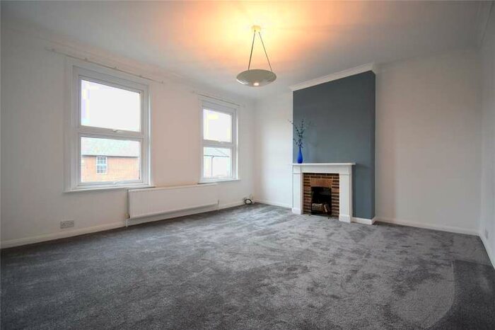 1 Bedroom Maisonette Flat To Rent In North Town Road, Maidenhead, Berkshire, SL6