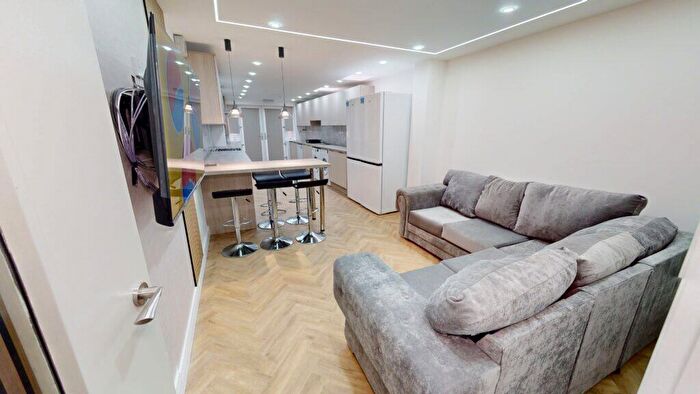 5 Bedroom House To Rent In Dawlish Road, Selly Oak, Birmingham, B29