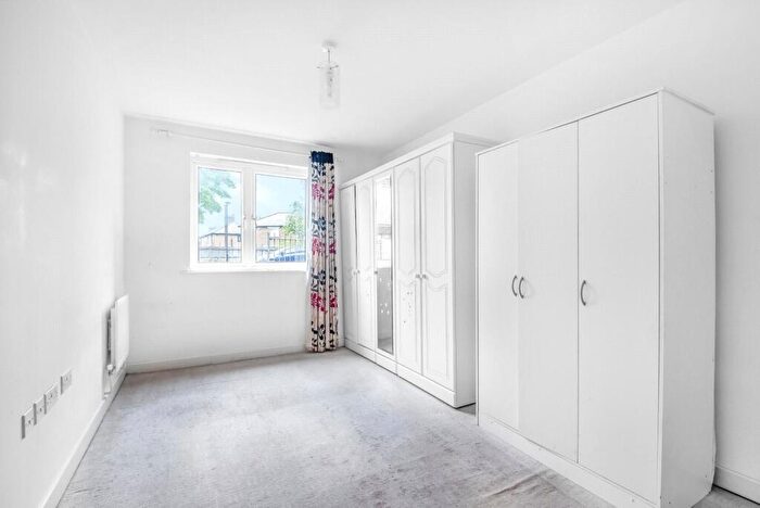 2 Bedroom Flat To Rent In Charlton Road, London, SE7