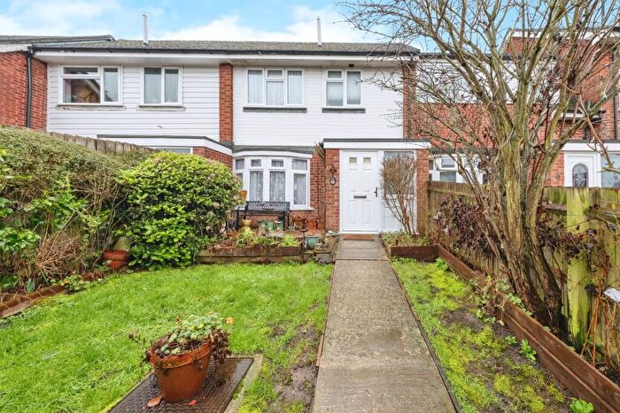 3 Bedroom Terraced House For Sale In Vicarage Close, Steeple Claydon, Buckingham, MK18