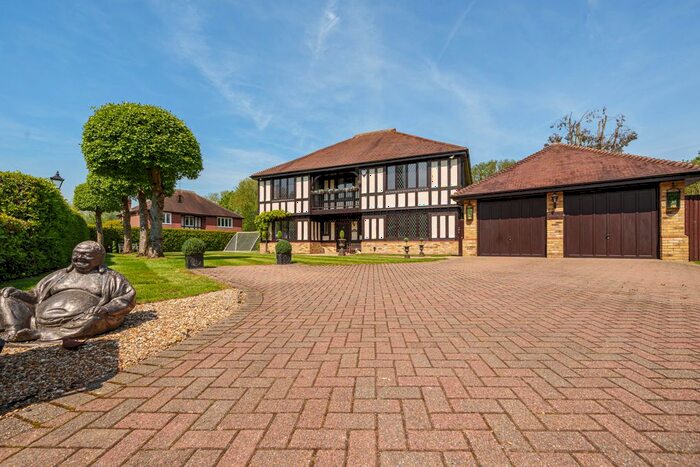 5 Bedroom Detached House For Sale In Misbourne Meadows, Denham, Buckinghamshire, UB9