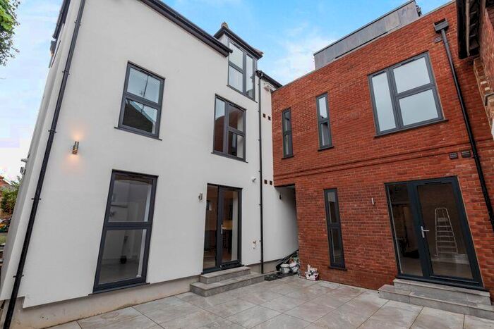 1 Bedroom Apartment To Rent In Lenten Street, Alton, GU34