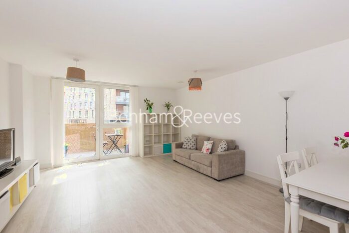 2 Bedroom Flat To Rent In Norlem Court, Pell Street, SE8