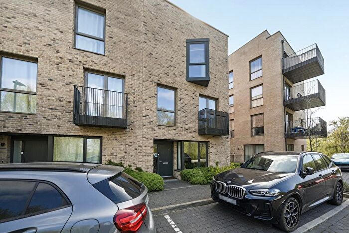 3 Bedroom Terraced House To Rent In Meadowsweet Way, Headington, OX3